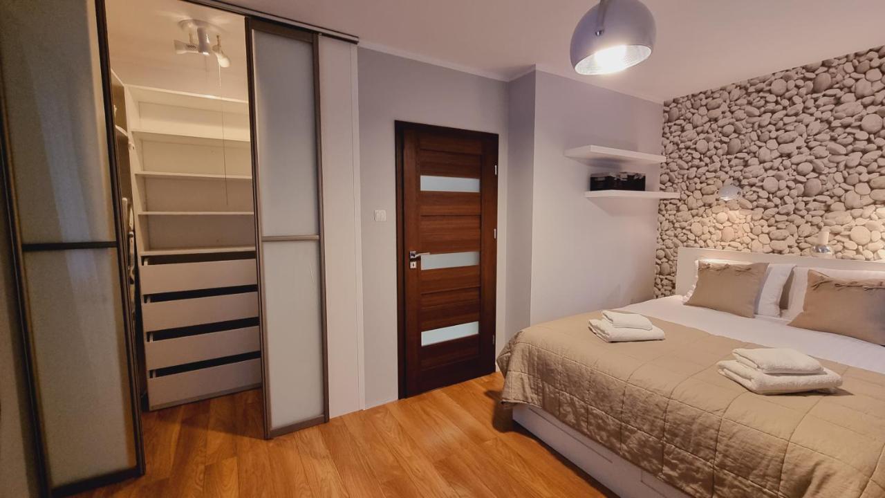 Two Garden Apartment, Apartament z dwoma tarasami i ogrodkami Polanica-Zdrój Buitenkant foto