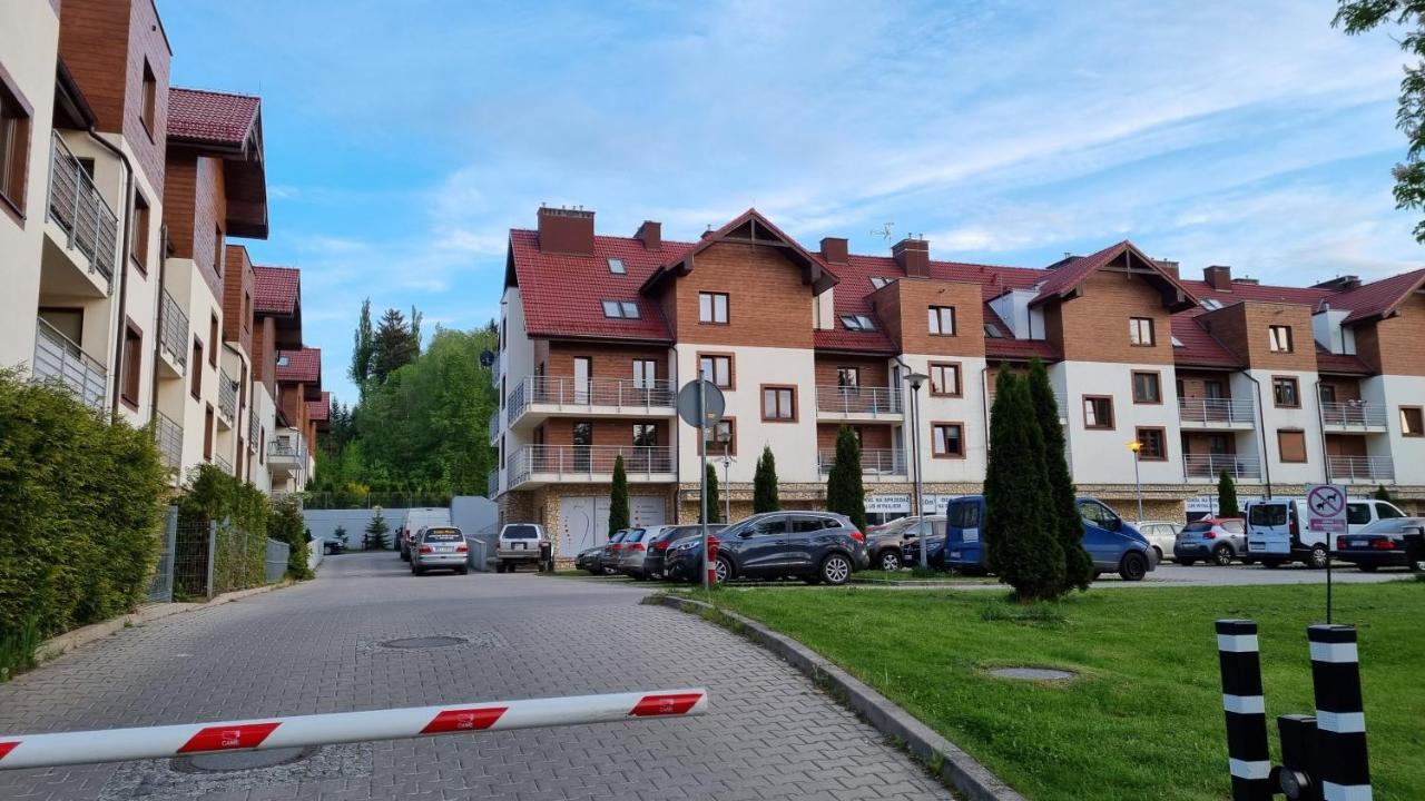 Two Garden Apartment, Apartament z dwoma tarasami i ogrodkami Polanica-Zdrój Buitenkant foto