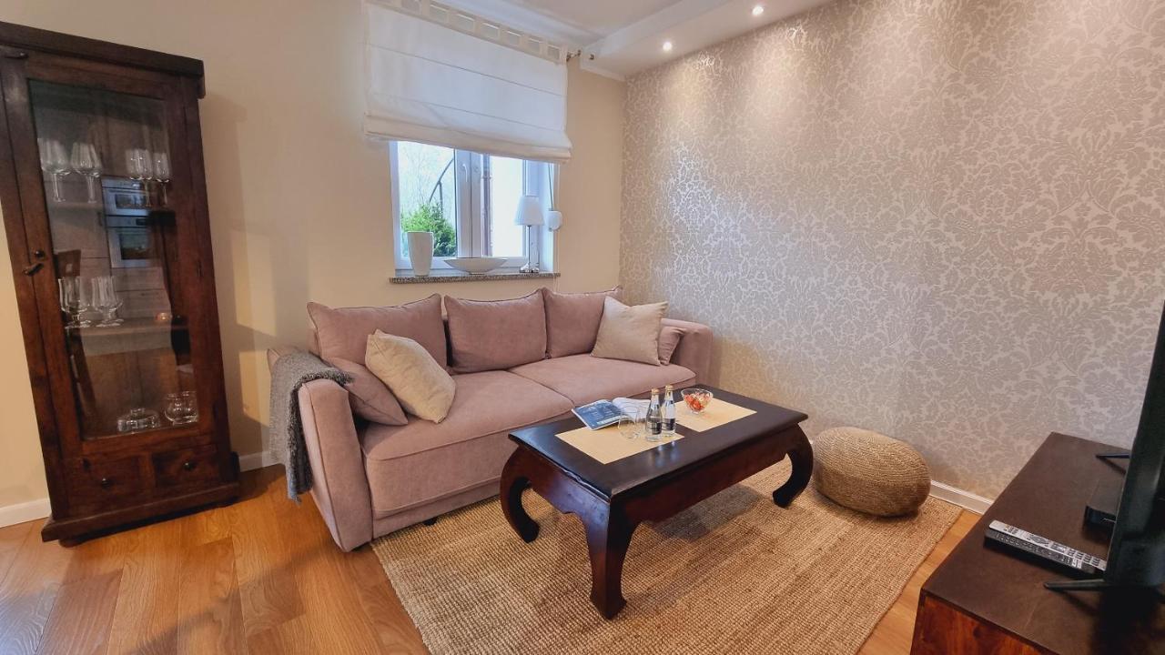 Two Garden Apartment, Apartament z dwoma tarasami i ogrodkami Polanica-Zdrój Buitenkant foto