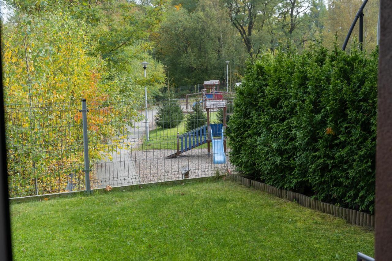 Two Garden Apartment, Apartament z dwoma tarasami i ogrodkami Polanica-Zdrój Buitenkant foto